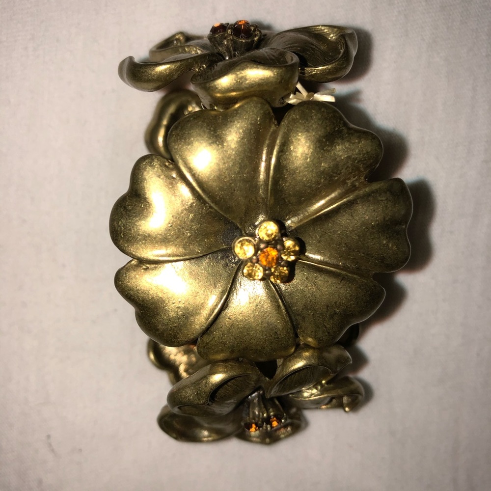 Gold tone floral bracelet